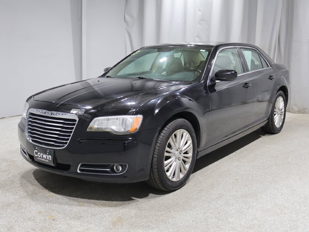 Used 2013 Chrysler 300 AWD w/ Driver Convenience Group image 12
