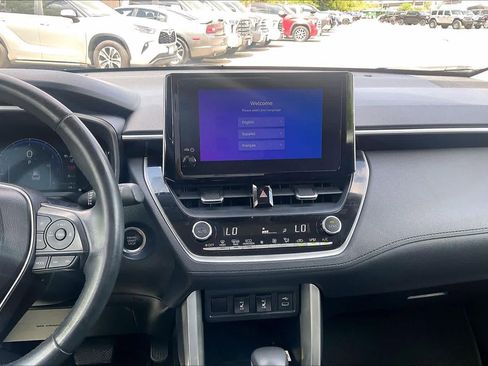 Used 2023 Toyota Corolla Cross XLE image 7