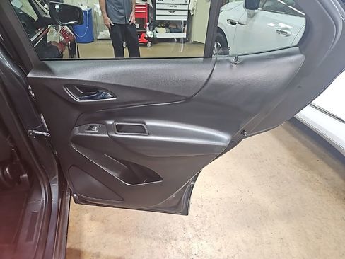 Used 2019 Chevrolet Equinox LT image 28