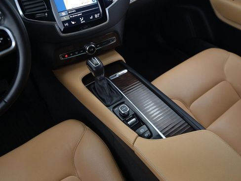 Used 2017 Volvo XC90 T5 Momentum w/ Momentum Plus Package image 25