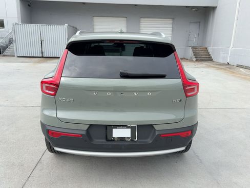 Certified 2025 Volvo XC40 B5 Plus image 10
