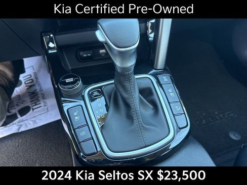 Certified 2024 Kia Seltos SX w/ SX Sunroof Package image 30