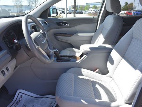 Used 2019 GMC Acadia SLE image 14