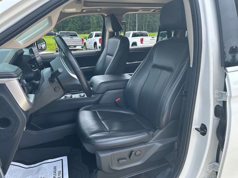 Used 2022 Ford Expedition XLT AWD/4WD image 17