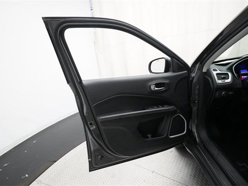 Used 2020 Jeep Compass Latitude w/ Cold Weather Group image 27