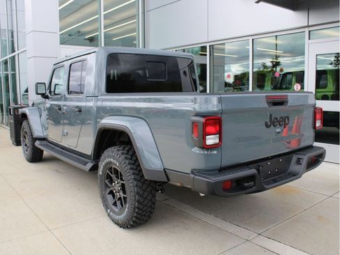 New 2025 Jeep Gladiator Sport image 7