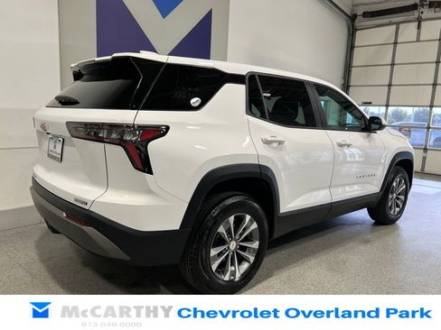 Used 2026 Chevrolet Equinox LT AWD/4WD image 5