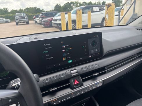 Used 2025 Kia K4 LXS image 20