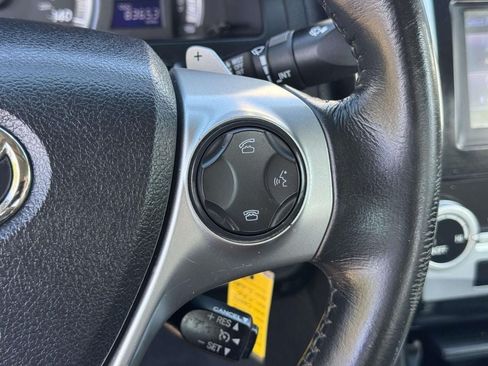 Used 2014 Toyota Camry SE w/ Moonroof Package FWD image 11