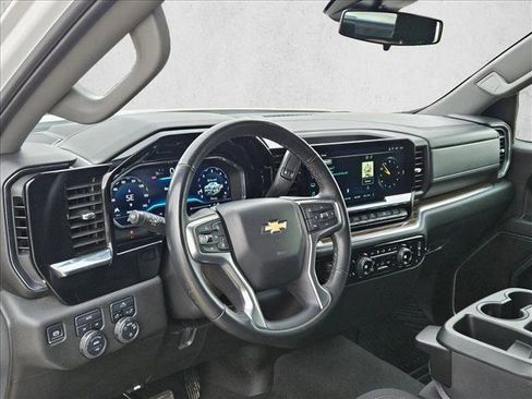 Used 2025 Chevrolet Silverado 1500 LT image 10