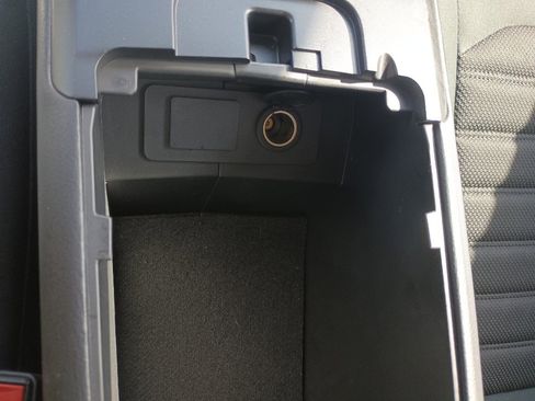 Used 2017 Ford Fusion SE image 18