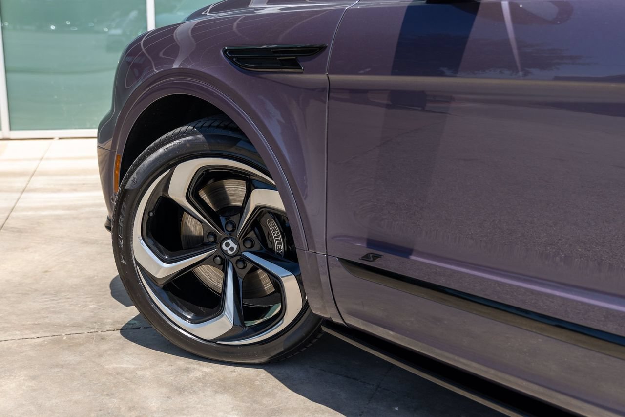 Certified 2023 Bentley Bentayga AWD/4WD image 17