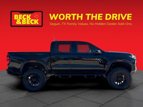 New 2025 GMC Canyon Elevation w/ Convenience Package image 5