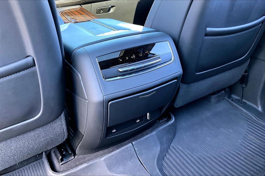 Certified 2023 Cadillac Escalade Premium Luxury w/ LPO, Floor Liner Package AWD/4WD image 25