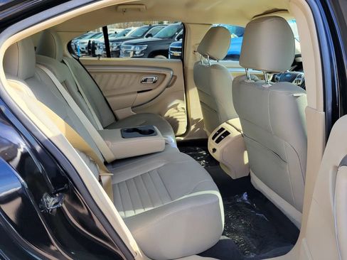 Used 2017 Ford Taurus SE image 23