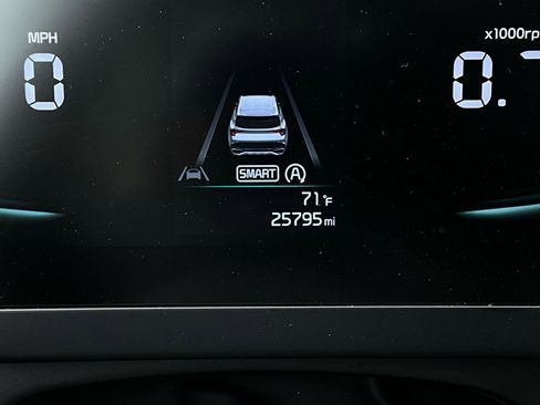 Used 2025 Kia Sportage LX image 37