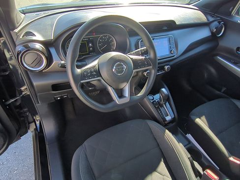 Used 2020 Nissan Kicks SV image 16
