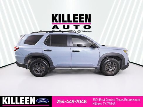 Used 2023 Honda Pilot TrailSport image 9