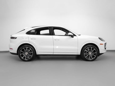 Certified 2026 Porsche Cayenne Coupe AWD/4WD image 13