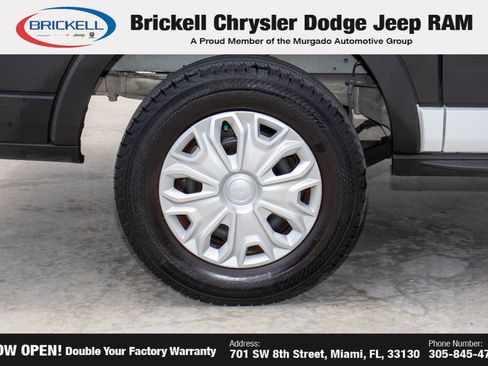 Used 2023 Ford E-Transit Medium Roof image 34