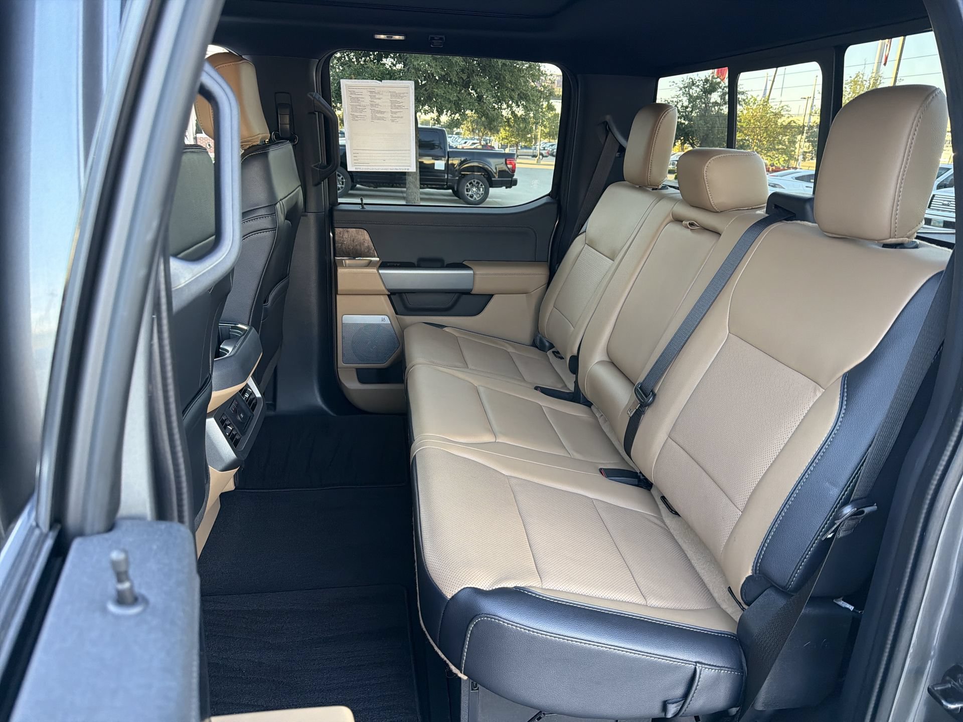 Used 2023 Ford F250 Lariat w/ Lariat Ultimate Package AWD/4WD image 23