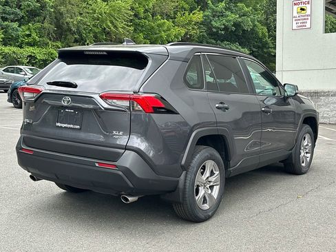 Used 2025 Toyota RAV4 XLE AWD/4WD image 4