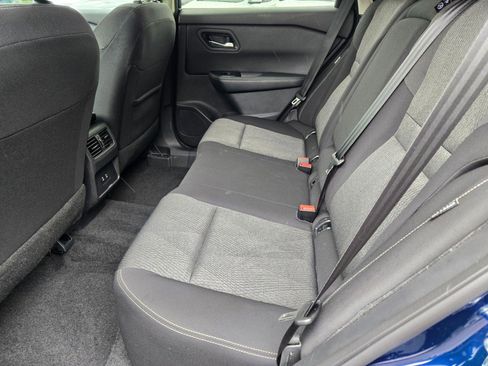 Used 2024 Nissan Rogue SV image 17