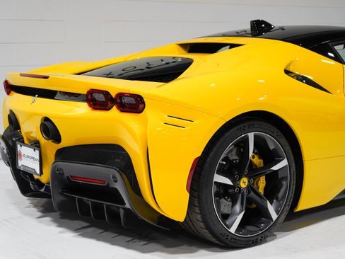 Used 2021 Ferrari SF90 Stradale AWD/4WD image 22