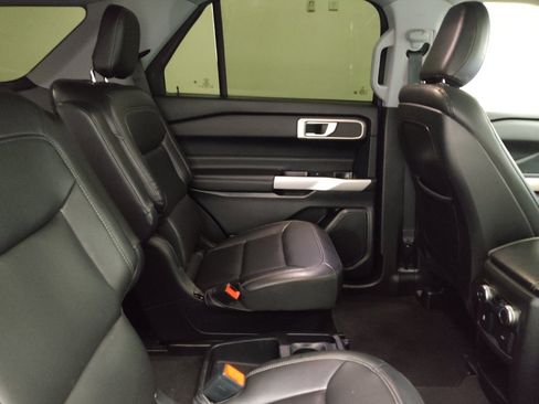 Used 2020 Ford Explorer XLT w/ Equipment Group 202A RWD image 19