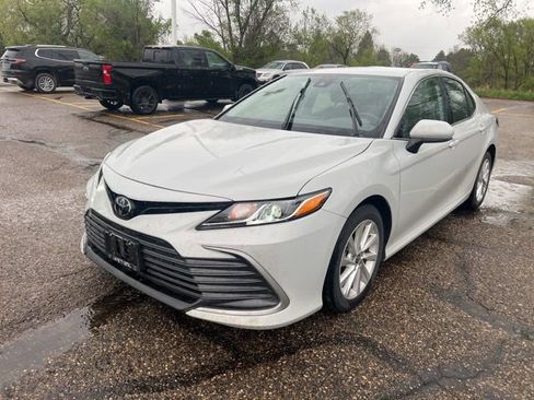Used 2023 Toyota Camry LE FWD image 4