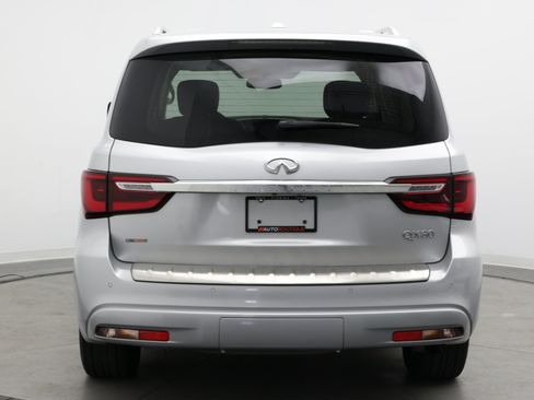 Used 2018 INFINITI QX80 4WD w/ Driver Assistance Package image 8