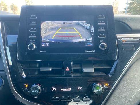 Used 2022 Toyota Camry SE image 22
