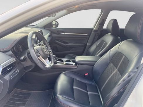 Used 2023 Nissan Altima 2.5 SR FWD image 11