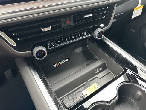 New 2026 Chevrolet Suburban Premier w/ Sun And Tow Package image 31