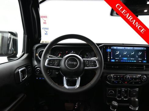 Used 2024 Jeep Wrangler Unlimited Sahara image 32