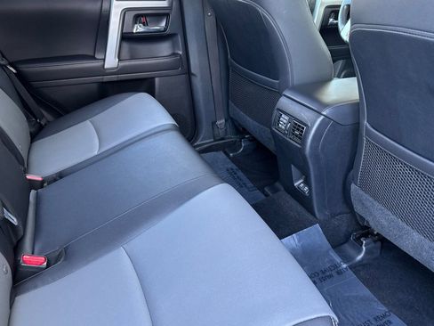 Used 2022 Toyota 4Runner SR5 Premium w/ Moonroof Package RWD image 17