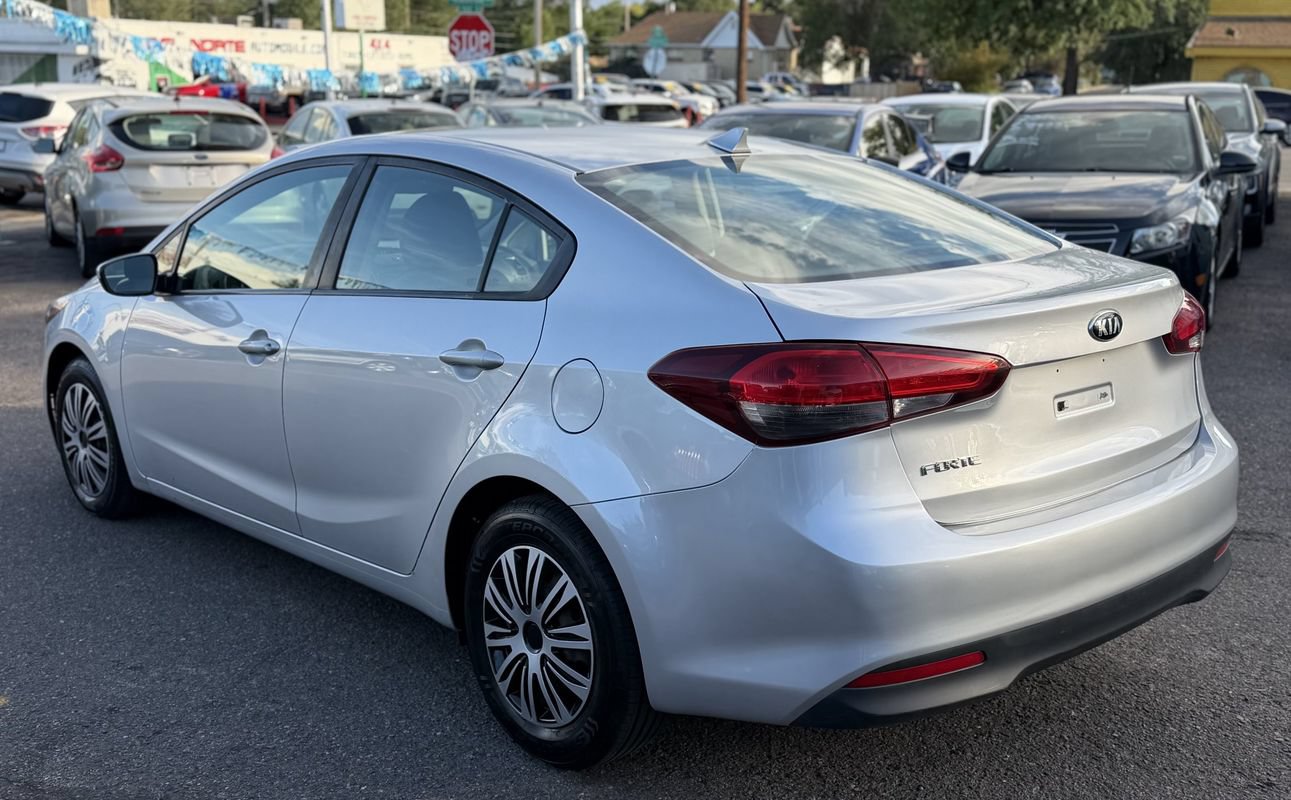Used 2017 Kia Forte LX FWD image 5