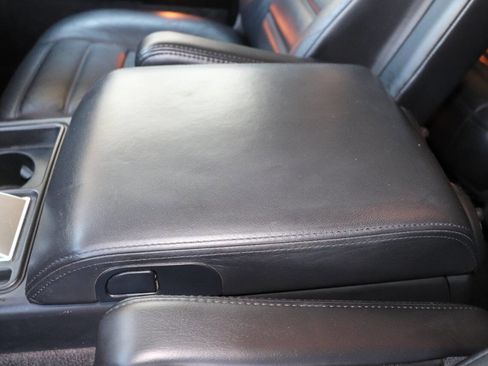 Used 2005 HUMMER H2 w/ Preferred Equipment Group image 35