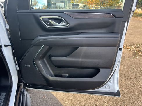 Used 2023 Chevrolet Tahoe LT w/ Luxury Package image 18