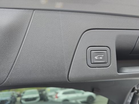 Used 2023 Buick Envision Essence w/ Sport Touring Package AWD/4WD image 6