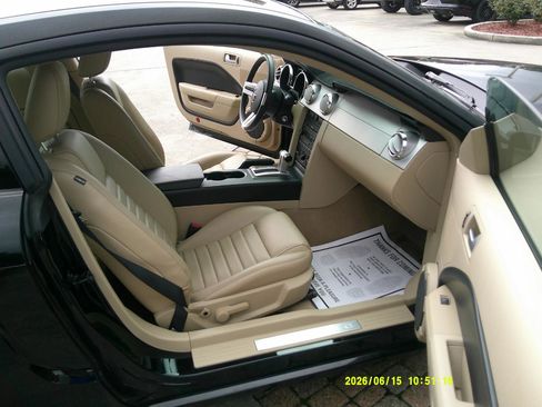 Used 2006 Ford Mustang GT RWD image 12