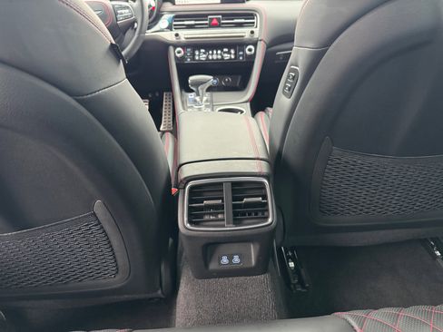 Used 2025 Genesis G70 3.3T Advanced w/ Sport Prestige Package image 32