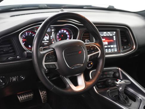 Used 2018 Dodge Challenger GT w/ Driver Convenience Group image 15
