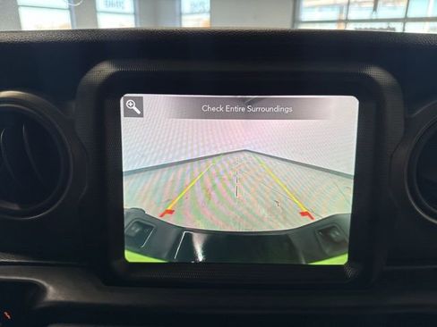 Used 2021 Jeep Gladiator Willys image 40