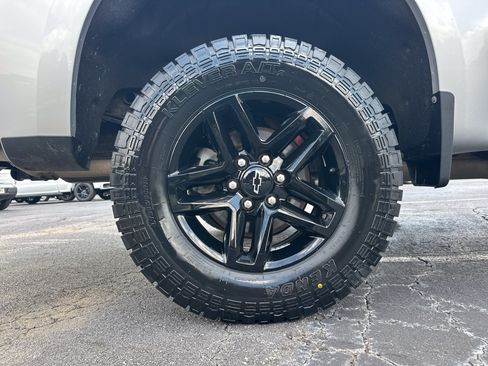 Used 2021 Chevrolet Silverado 1500 LT Trail Boss w/ Convenience Package II AWD/4WD image 17