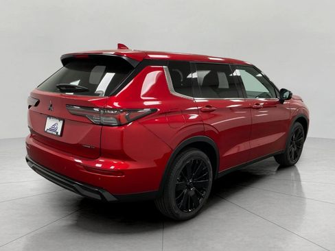 New 2026 Mitsubishi Outlander LE AWD/4WD image 3