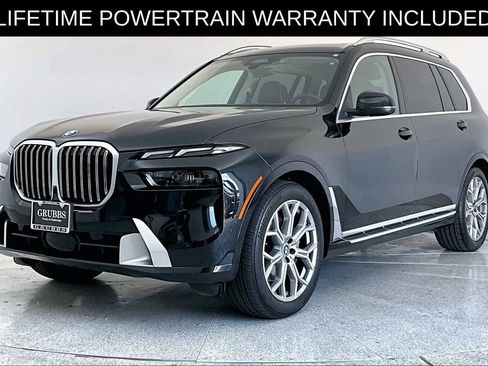 Used 2025 BMW X7 xDrive40i AWD/4WD image 14