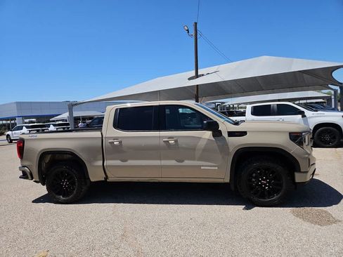 Used 2023 GMC Sierra 1500 Elevation AWD/4WD image 9