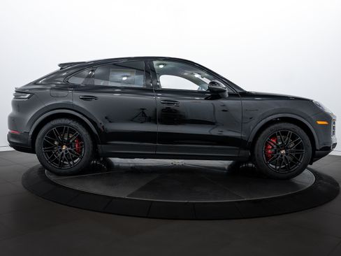 New 2026 Porsche Cayenne S image 8