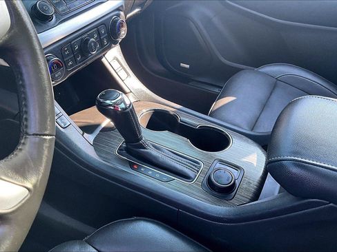 Used 2019 GMC Acadia SLT w/ Black Edition AWD/4WD image 19